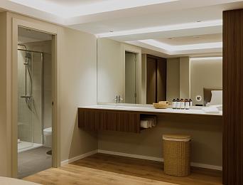 Signature room with jacuzzi