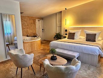 Junior Suite with Jacuzzi
