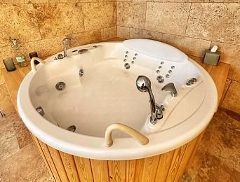 Junior Suite with Jacuzzi