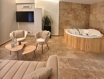Junior Suite with Jacuzzi